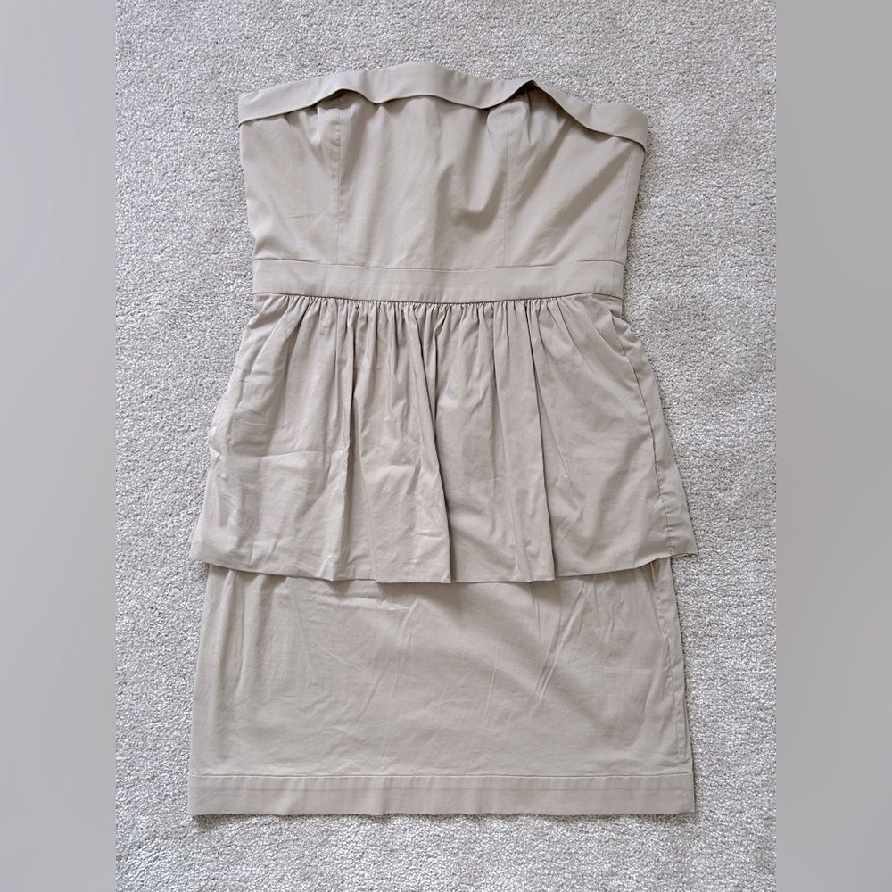 BCBGMAXAZRIA strapless peplum dress